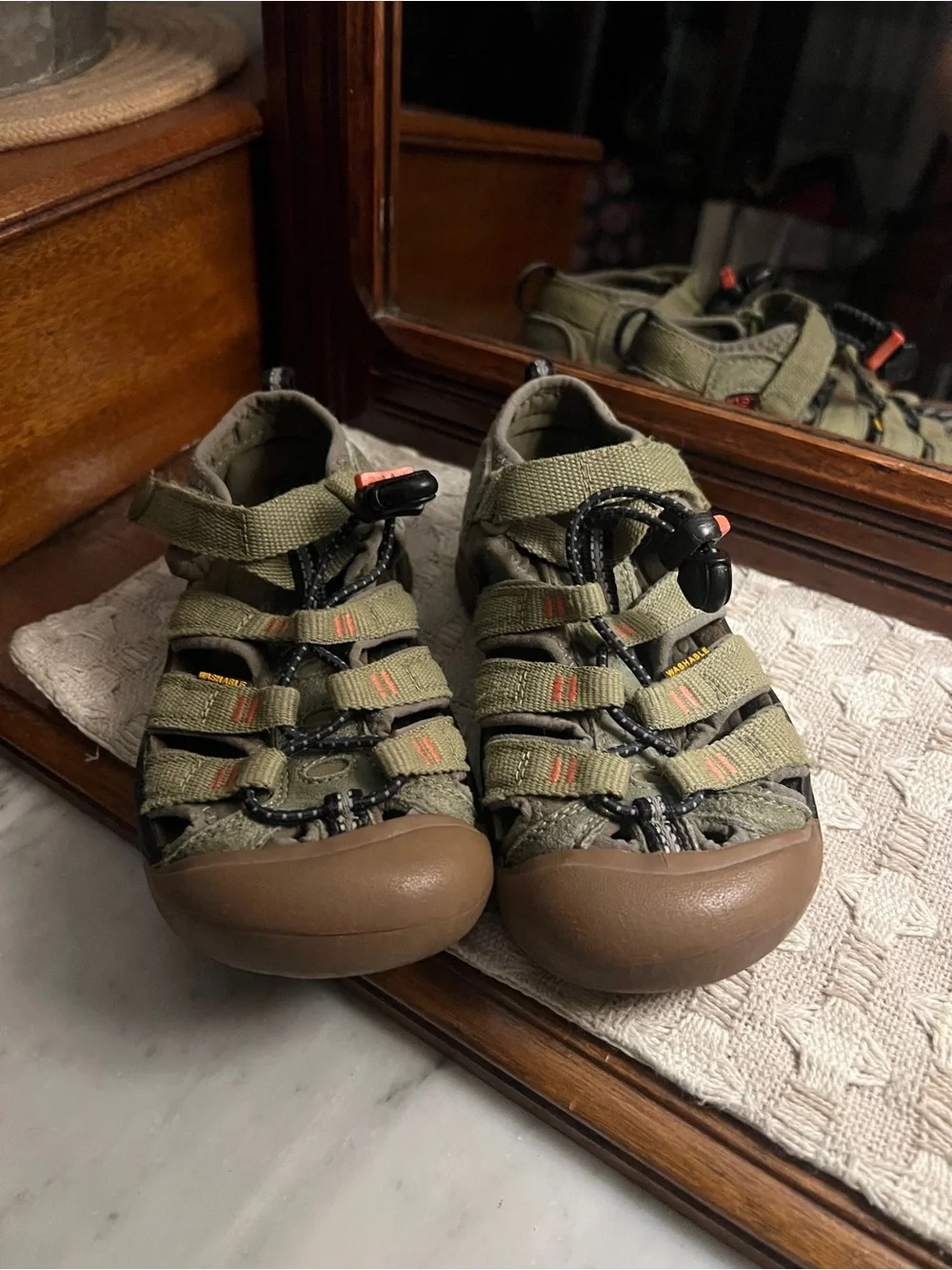 KEEN Classic Newport H2 Outdoor Athletic Hiking Sandals Green Brown‎ Boy's Sz 12